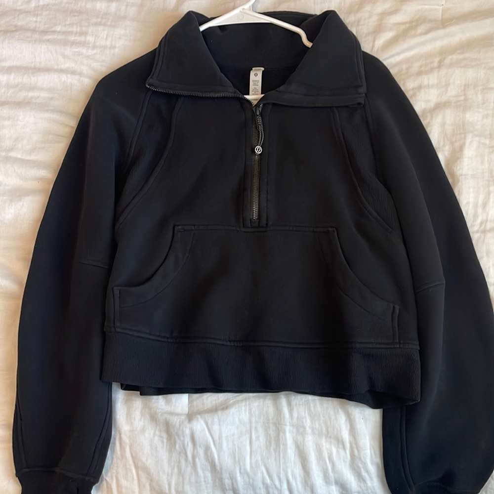 Lululemon black Scuba